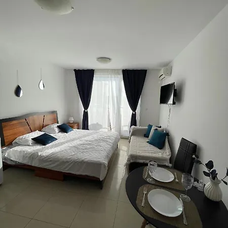 Hotel apartamentowy Admiral Plaza 3*