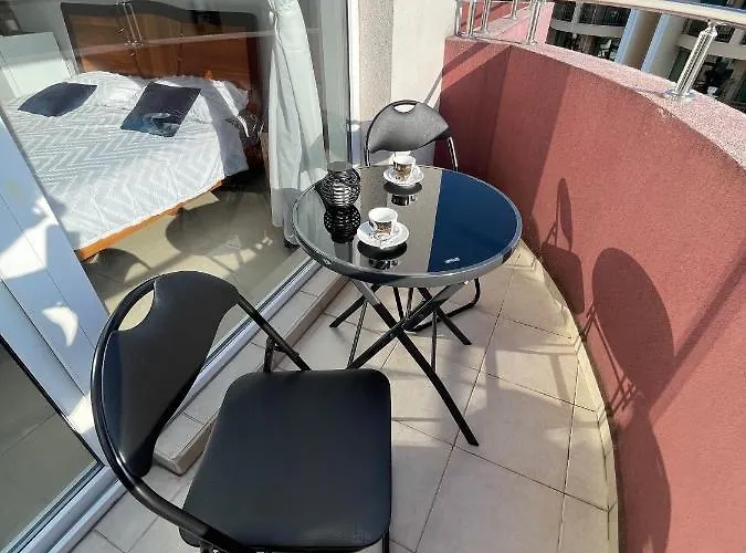 Admiral Plaza Aparthotel 3*