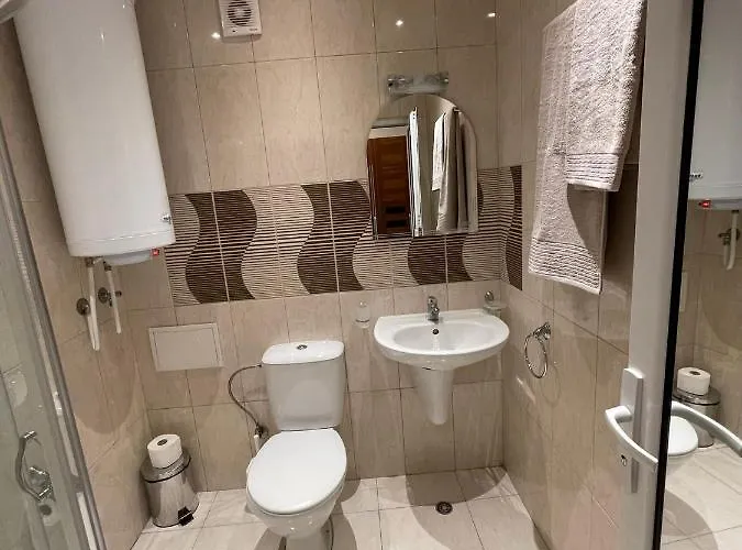 Admiral Plaza شقة فندقية 3*