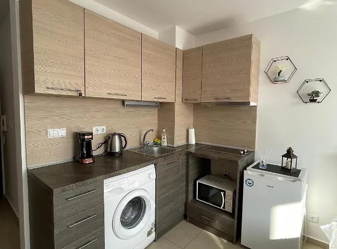 Admiral Plaza شقة فندقية